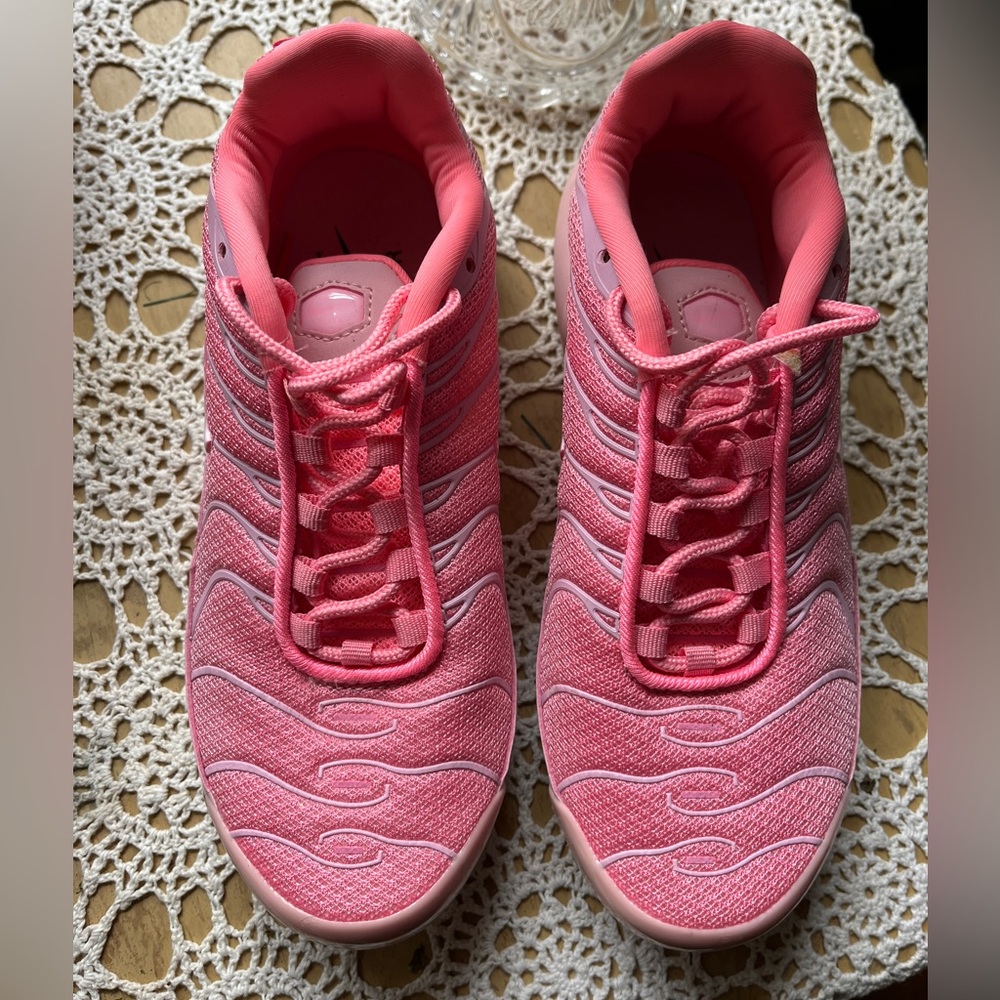 Nike Air Max Plus City Edition Pink EUC Size 7